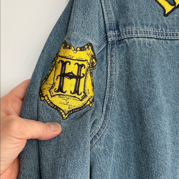 NWOT Harry Potter Hogwarts Embroidered Denim Jacket by Cakeworthy - L - Picture 5 of 14